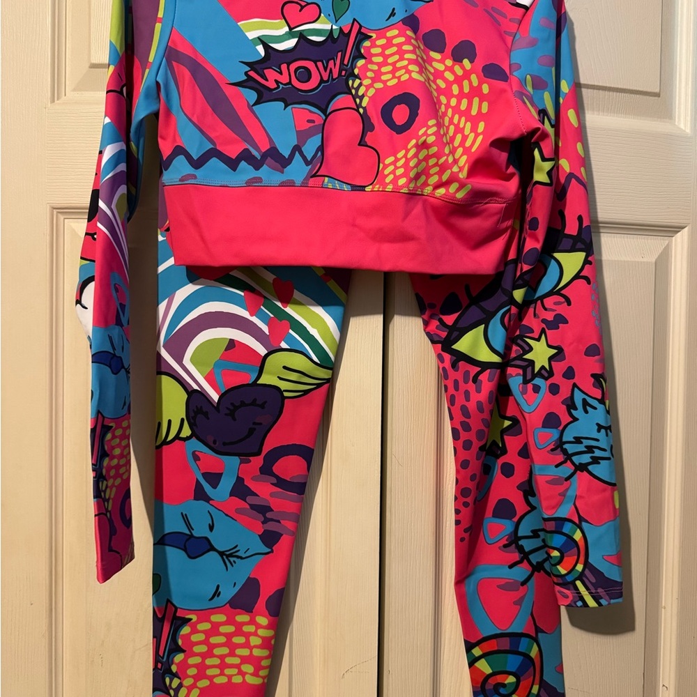 Colorful Graphic Print Activewear Set - Picture 2 of 3